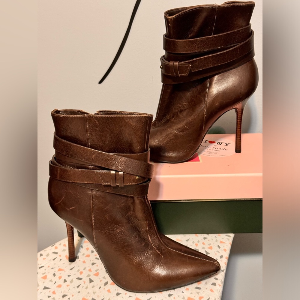 Alice & Olivia Dolan Buckle Brown Leather Heel Boot Size 38.5 (8)